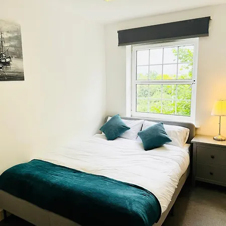 Spacious 2-Bedroom Haven With Modern Amenities In Bradley Stoke Bristol Exterior photo